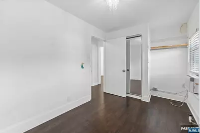 611 New York Avenue, Lyndhurst Township, NJ 07071 - Photo 14