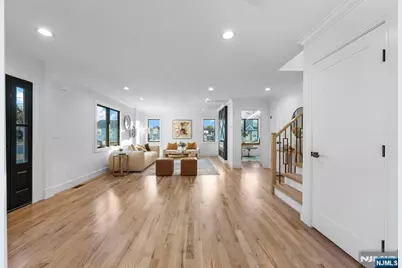 4 Roosevelt Avenue, Totowa, NJ 07512 - Photo 8