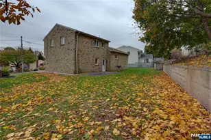 184 Abbe Ln, Clifton, NJ 07013 - Photo 4