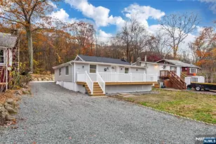 25 Setting Sun Trail, West Milford, NJ 07480 - Photo 2