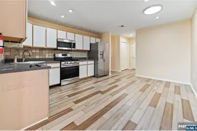 410 Heights Drive 8 #8, Haledon, NJ 07508 - Photo 4