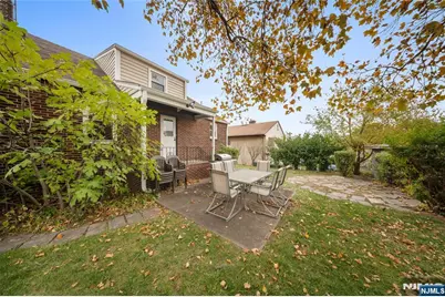 31 Rollins Avenue, Clifton, NJ 07011 - Photo 22