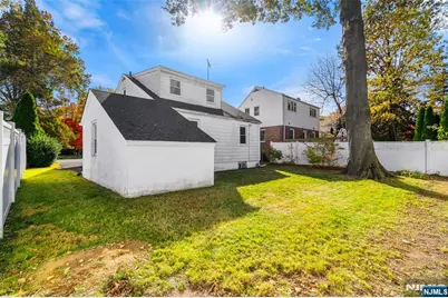 811 Summit Avenue, Hackensack, NJ 07601 - Photo 22