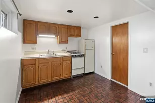 811 Summit Ave, Hackensack, NJ 07601 - Photo 16