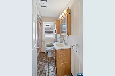 811 Summit Avenue, Hackensack, NJ 07601 - Photo 12