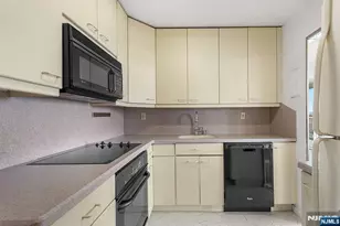 160 Overlook 4-B, Hackensack, NJ 07601 - Photo 10