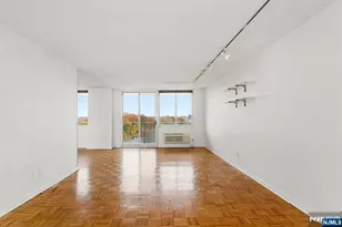 160 Overlook 4-B, Hackensack, NJ 07601 - Photo 2