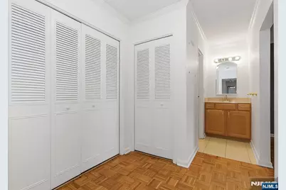 160 Overlook 4-B #4-B, Hackensack, NJ 07601 - Photo 18