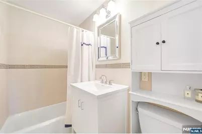 2000 Linwood Avenue 5L #5L, Fort Lee, NJ 07024 - Photo 12