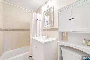 2000 Linwood Ave 5L, Fort Lee, NJ 07024 - Photo 12