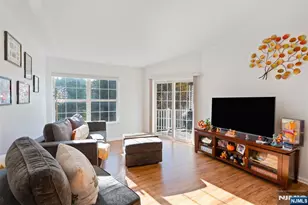 11 Parkside Ct, Wayne, NJ 07470 - Photo 4