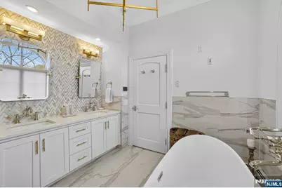 1096 Briar Way, Fort Lee, NJ 07024 - Photo 24