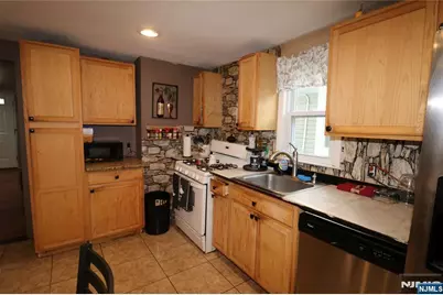 315-319 Mawbey Street, Woodbridge Township, NJ 07095 - Photo 24