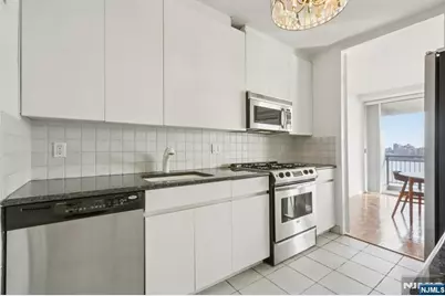 4 Horizon Road 627 #627, Fort Lee, NJ 07024 - Photo 14