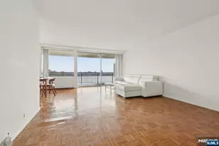 4 Horizon Road 627, Fort Lee, NJ 07024 - Photo 8