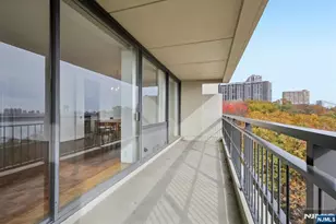 4 Horizon Road 627, Fort Lee, NJ 07024 - Photo 24