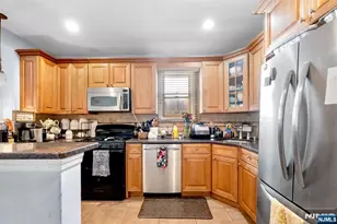 457 Washington Ave, Cliffside Park, NJ 07010 - Photo 10