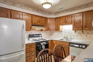 80 Konight Ct, Mahwah, NJ 07430 - Photo 12