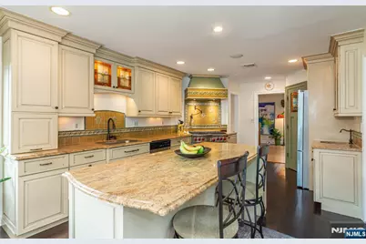 182 Park, West Caldwell, NJ 07006 - Photo 4