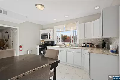 33 Lafayette, Orange, NJ 07050 - Photo 12