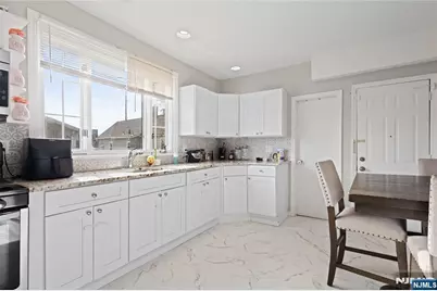 33 Lafayette, Orange, NJ 07050 - Photo 8