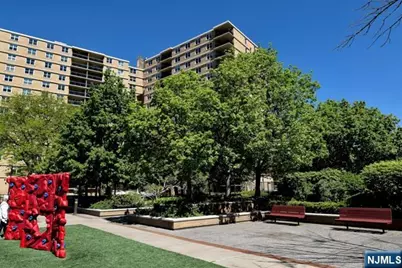 2200 Central Road 9 B #9 B, Fort Lee, NJ 07024 - Photo 16