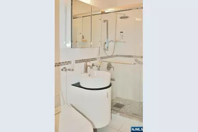 2200 Central Road 9 B #9 B, Fort Lee, NJ 07024 - Photo 12