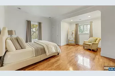 278 Crest Place, Franklin Lakes, NJ 07417 - Photo 32