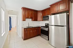 30 Clarendon Pl, Hackensack, NJ 07601 - Photo 8