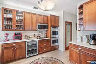 290 Clinton Pl, Hackensack, NJ 07601 - Photo 20