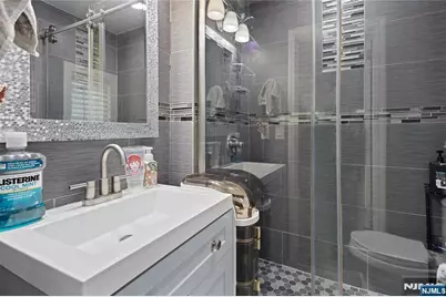 562 Oregon Avenue, Cliffside Park, NJ 07010 - Photo 16