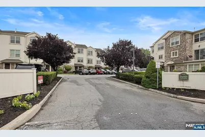 1625 Paterson Plank Road 9 #9, Secaucus, NJ 07094 - Photo 12