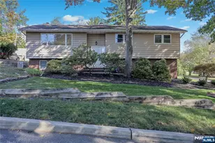 18 Ruth Ln, Demarest, NJ 07627 - Photo 2