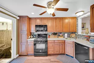 31 Hamilton St, Bloomingdale, NJ 07403 - Photo 16