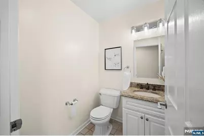 2 Kathleen Court C002 #C002, Ridgefield, NJ 07657 - Photo 10