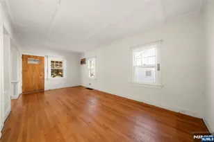 5-23 Canger Pl, Fair Lawn, NJ 07410 - Photo 4