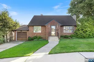 4 Gail Pl, Secaucus, NJ 07094 - Photo 2