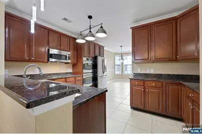 6 Cliff Road D2 #D2, Woodland Park, NJ 07424 - Photo 10
