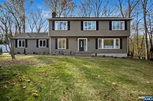 567 Echo Glen Ave, River Vale Township, NJ 07675 - Photo 2