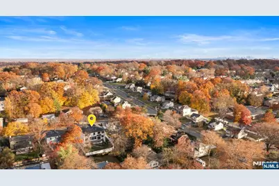 375 Burnet Place, Paramus, NJ 07652 - Photo 36