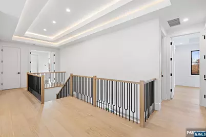 375 Burnet Place, Paramus, NJ 07652 - Photo 20