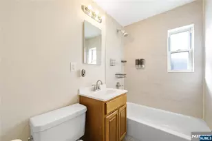 471 Crestwood Ave 49, Hackensack, NJ 07601 - Photo 16