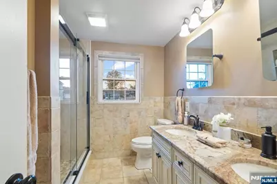 239 Lexington Avenue, Paterson, NJ 07502 - Photo 20