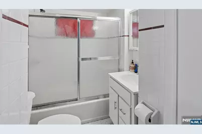 233 Lasalle, Hasbrouck Heights, NJ 07604 - Photo 18