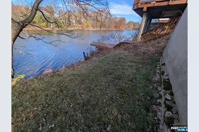 240 Woodcliff Avenue, Little Falls Township, NJ 07424 - Photo 10