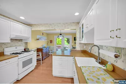 509 Lakeside Avenue, Pompton Lakes, NJ 07442 - Photo 8