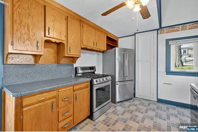 83 Lakeview Avenue, Ringwood, NJ 07456 - Photo 8