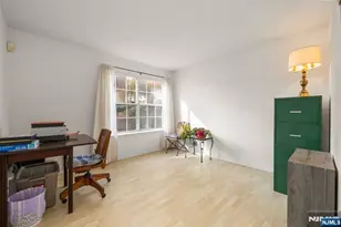 28 Garden Pl 151, Edgewater, NJ 07020 - Photo 16