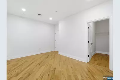 32 Marquis Court, Edgewater, NJ 07020 - Photo 26