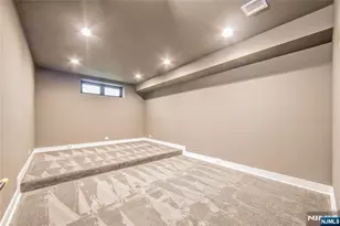 121 Circle Dr, Paramus, NJ 07652 - Photo 42